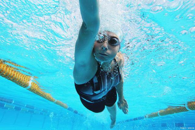 游泳排名_游泳图片卡通