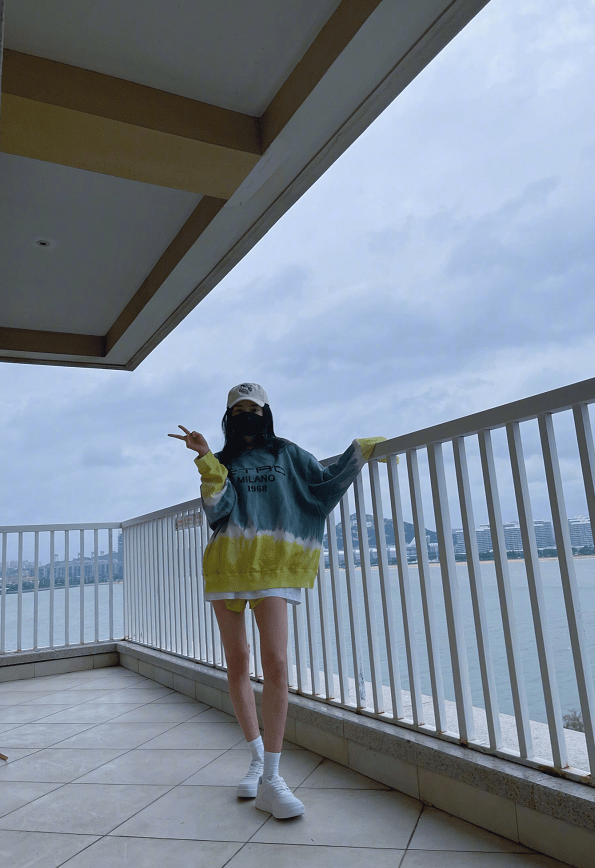 服装|杨幂真是有实力，穿着运动款的衣服，但却有一种高级模特感
