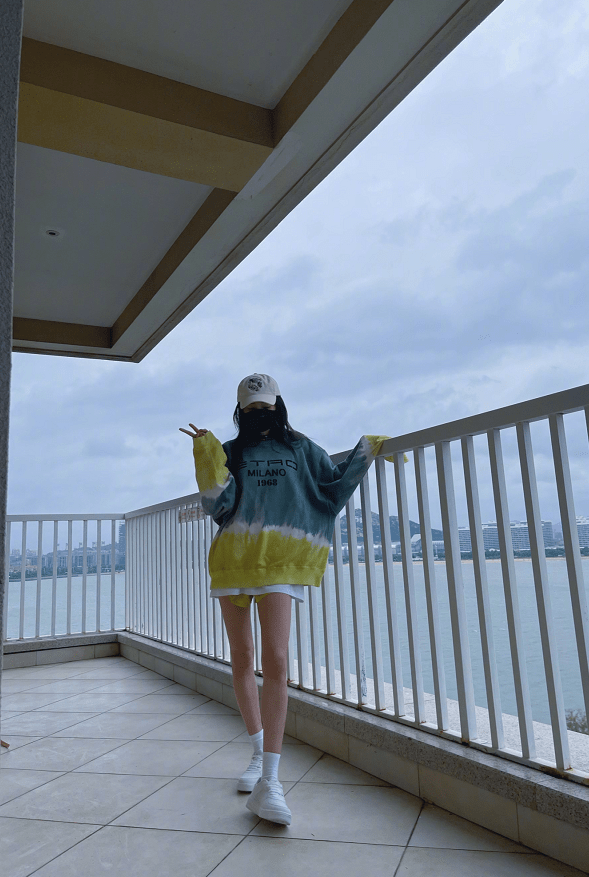 服装|杨幂真是有实力，穿着运动款的衣服，但却有一种高级模特感