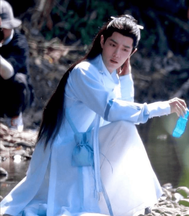 官宣|肖战新代言海报暗藏玄机，《余生》官方开了微视，这次真要播了？