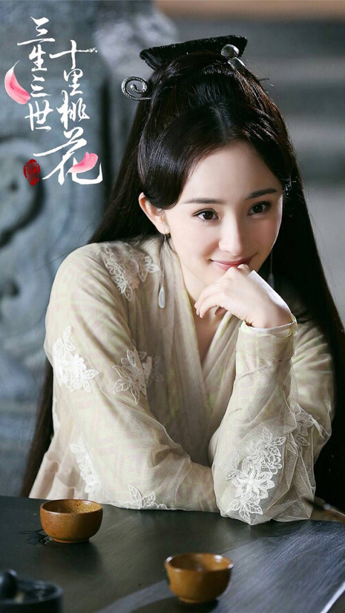 张凌赫|连cos都不如,现在修仙都这么穷吗?让你脱俗不是让你入俗呀