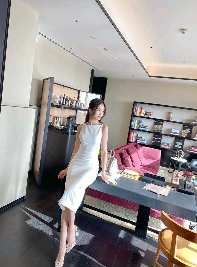 设计|复古典雅朦胧的美丽，温柔又具有知性智慧。