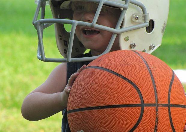 调整|儿子入学不到几天，妈妈看到幼儿园老师朋友圈，果断选择转园