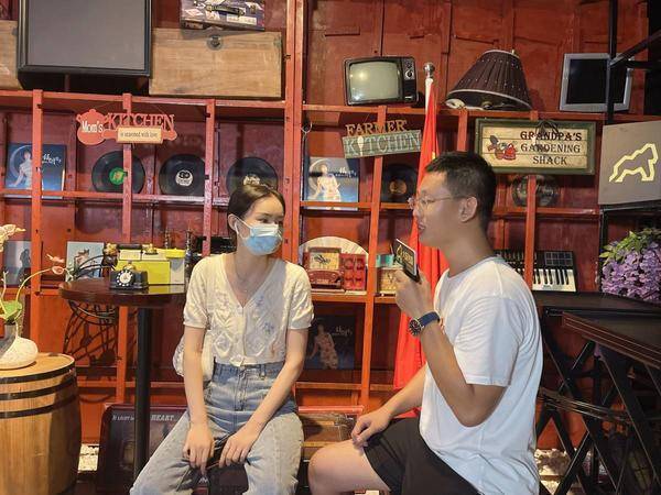 因为|大砾脱口秀=脱口秀+社交+？大砾传媒提供的不仅仅是“解压”！