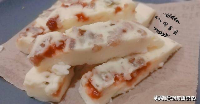 补充|酸奶里面加两个鸡蛋,上锅蒸一蒸,酸甜可口,孩子一口一口吃不停