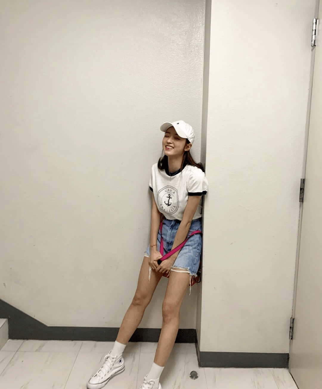 姐妹|1件T恤搞定6种风格！今年夏天这样穿时髦炸了