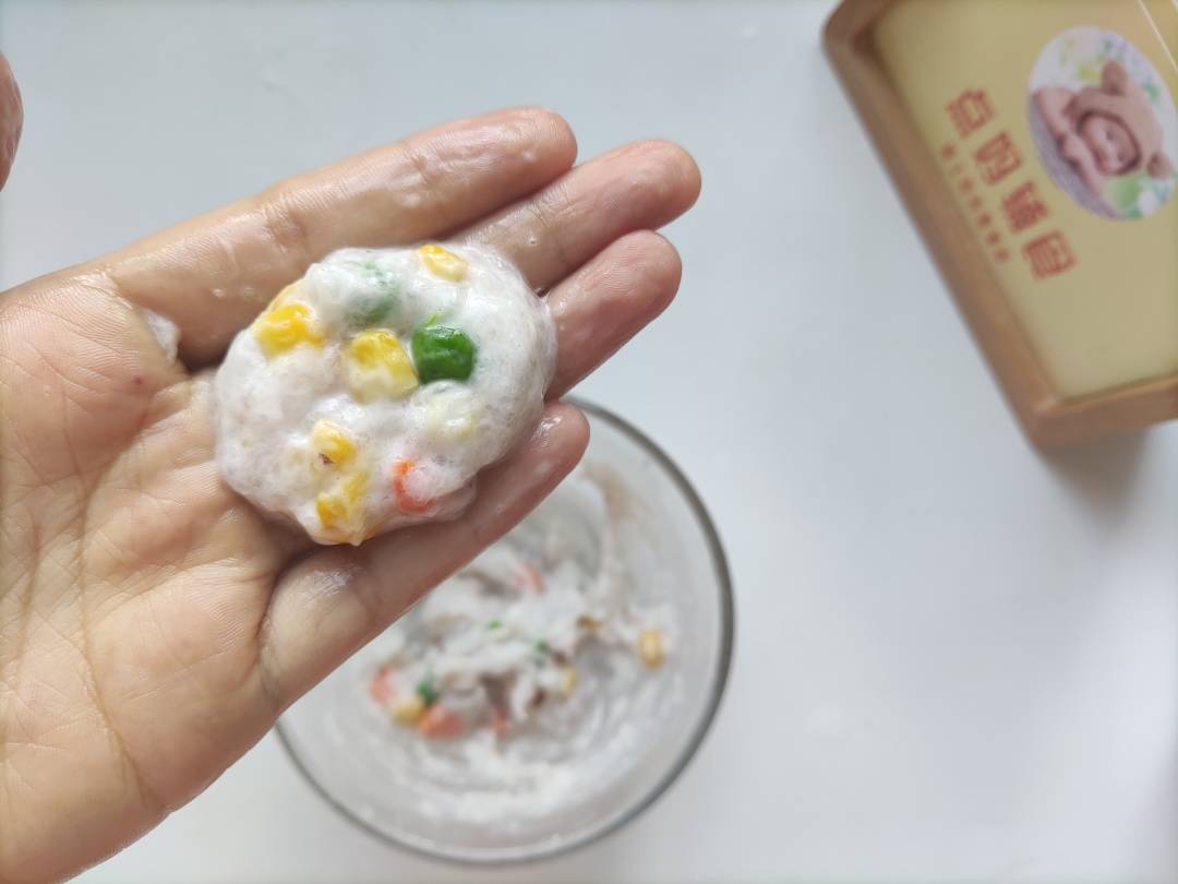 蔬菜|鸡蛋小麦过敏宝宝食谱,杂蔬虾仁饼,附敏宝的基础辅食做法!