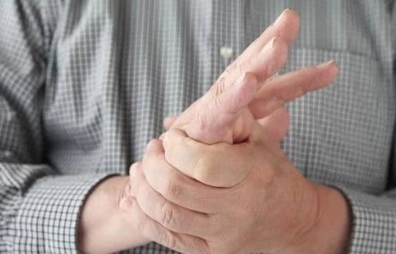 症状|“糖尿病”早期不疼不痒，身体“3处”出现反常，可能血糖已高！