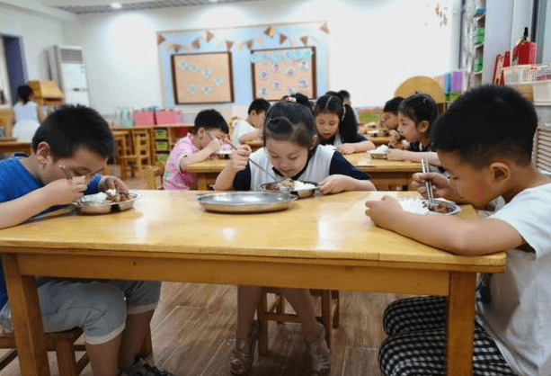 决定权|小学入学年龄迎来“改革”，9月1日不再是评估标准，家长五味杂陈