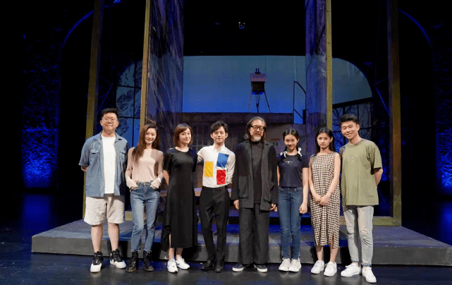 马尾|15岁多多比妈妈会演戏!扎双马尾演话剧气质忧郁,跟孙莉越长越像