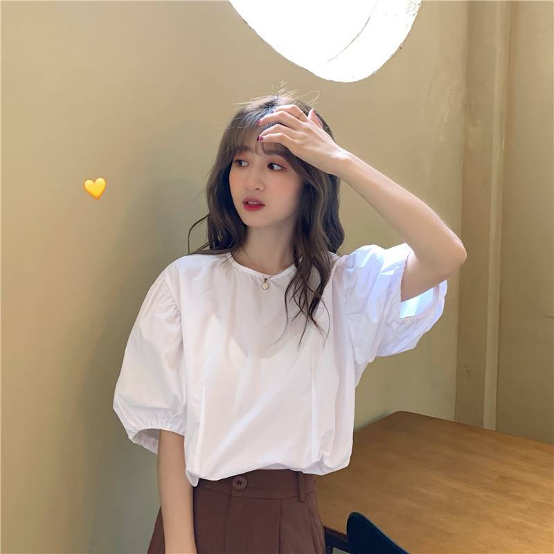 女生|溜肩女生的穿搭小技巧，这三款上衣能够解决日常烦恼