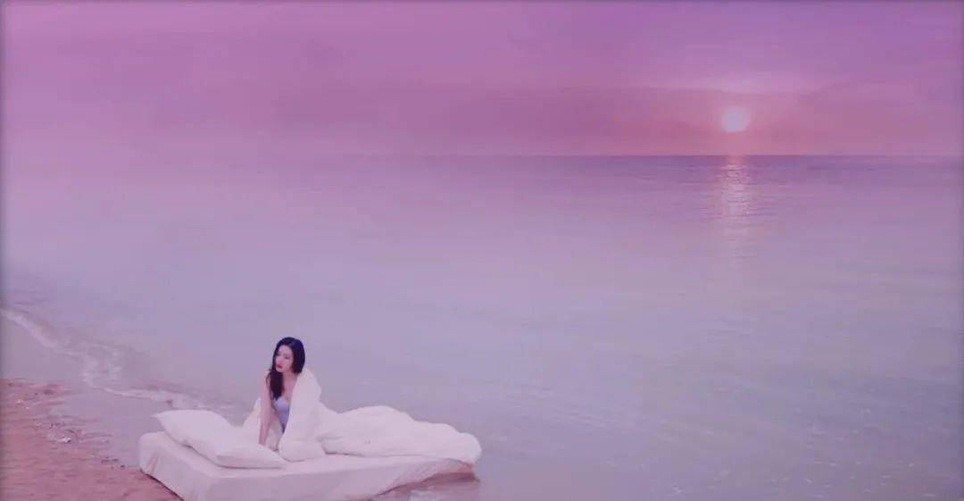 宣美|她号称南韩第一腿精，泳衣外穿，紧身深V，她的妖艳让你无法直视！