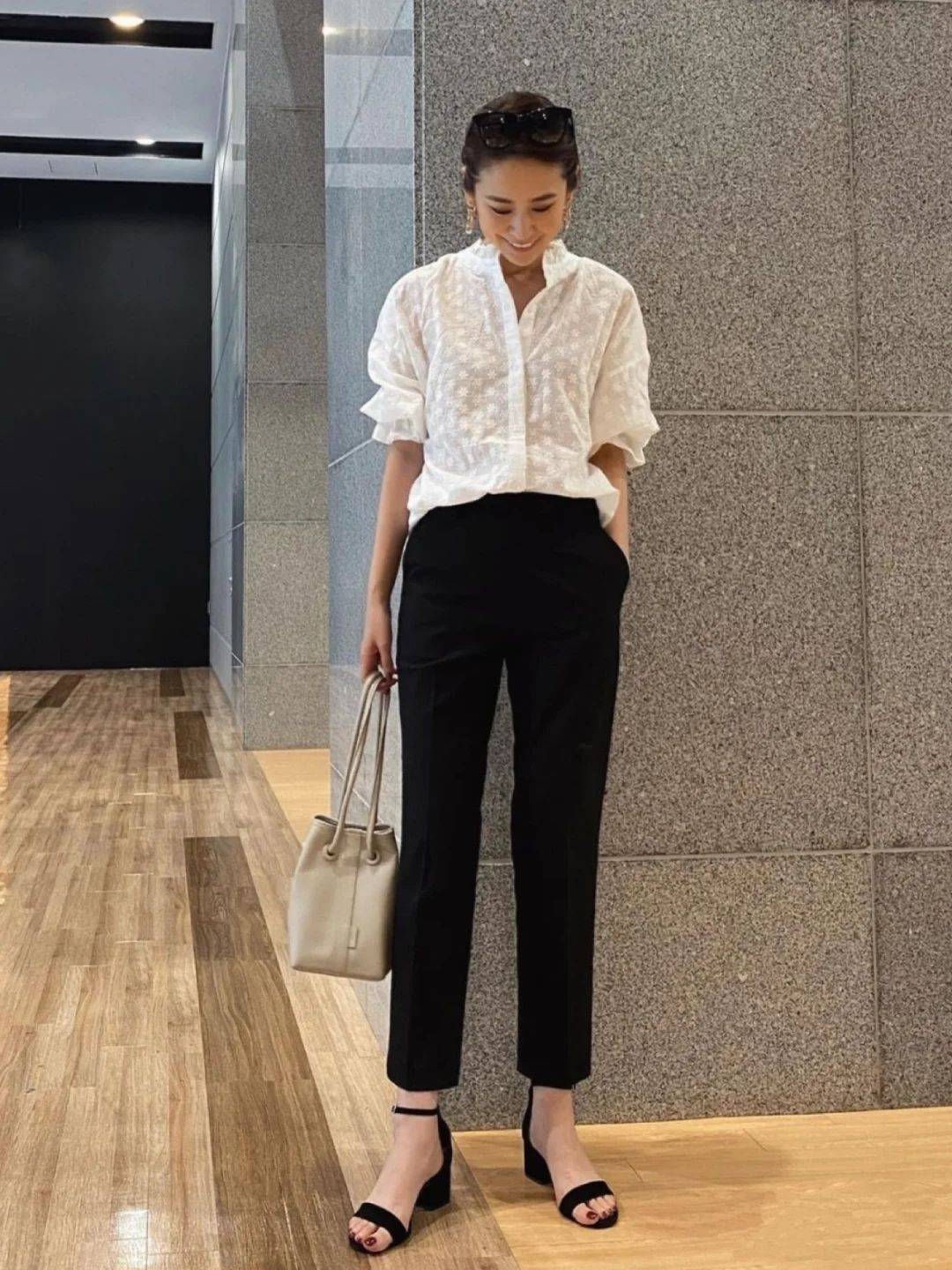 牛仔裤|这位日本大龄主妇的优雅打扮，看一次喜欢一次，简约高级又显气质