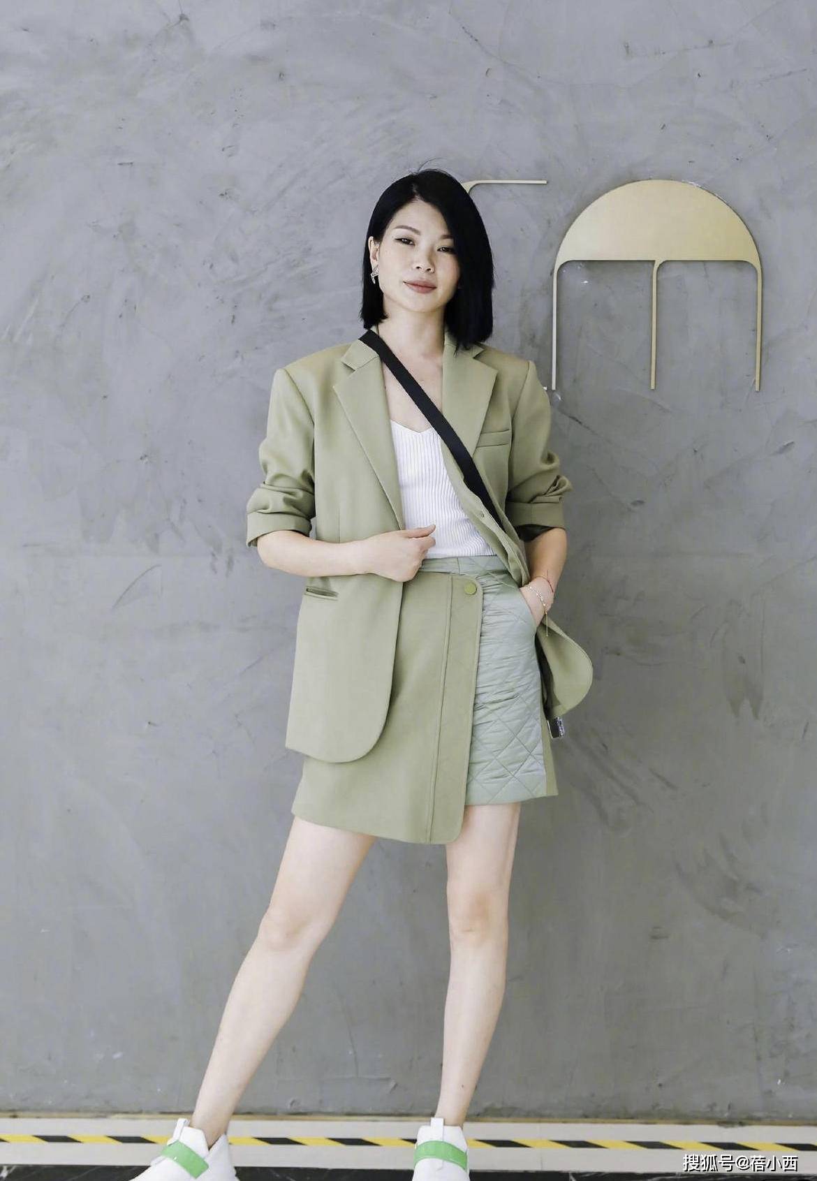 好身材|“丑模”吕燕打破审美局限,小眼睛大方脸,自创品牌+代言真高级