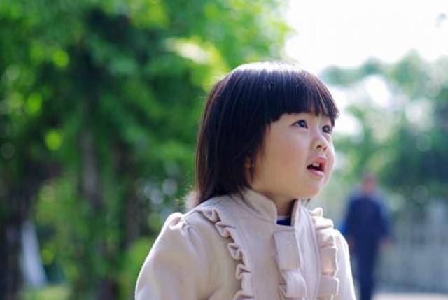 因为|“我要把妹妹扔掉”二胎父母要做的不是一碗水端平，而是“偏心”