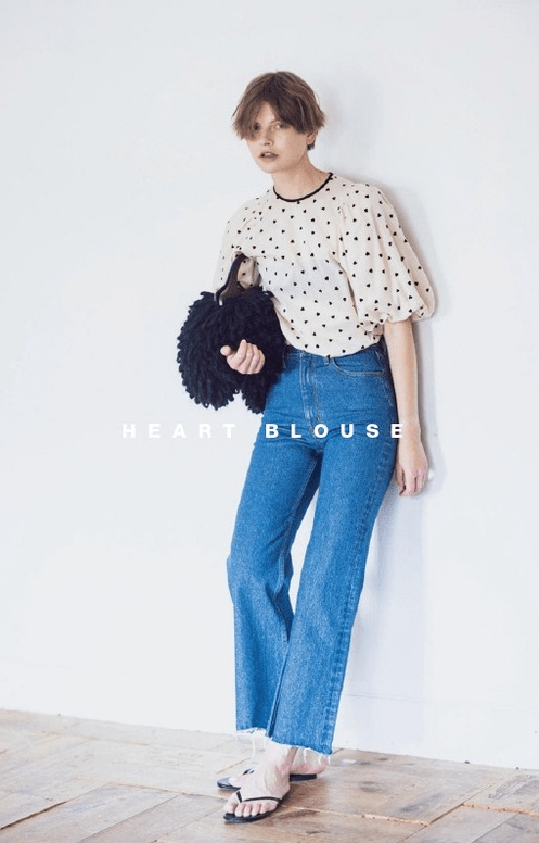 身材|“绝了”！穿紧身牛仔裤的女人，健康有活力，简简单单却时髦