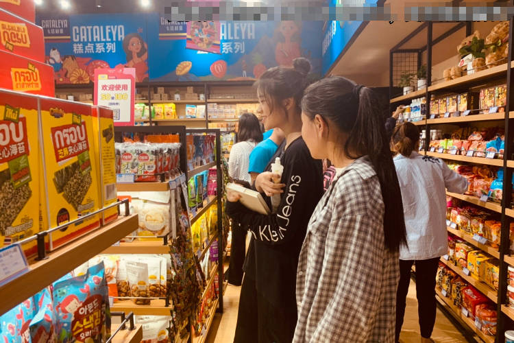 塔利亚|怎么打造网红进口零食超市?卡塔利亚分享网红成才之路