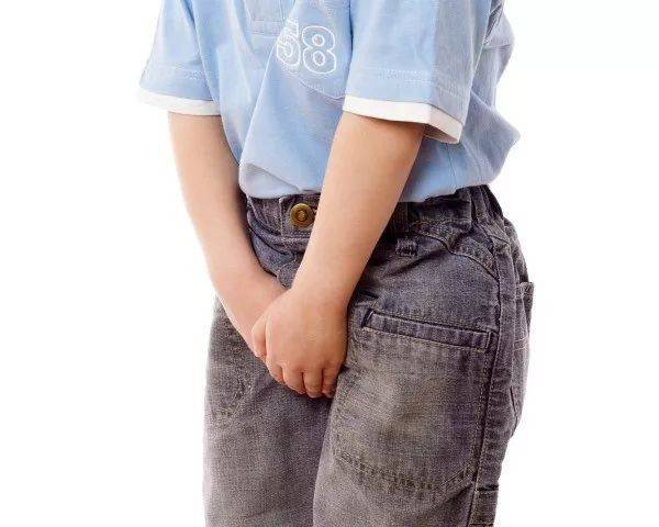 厕所|憋尿，是3-5岁孩子的特点，上幼儿园之前提前培养如厕习惯