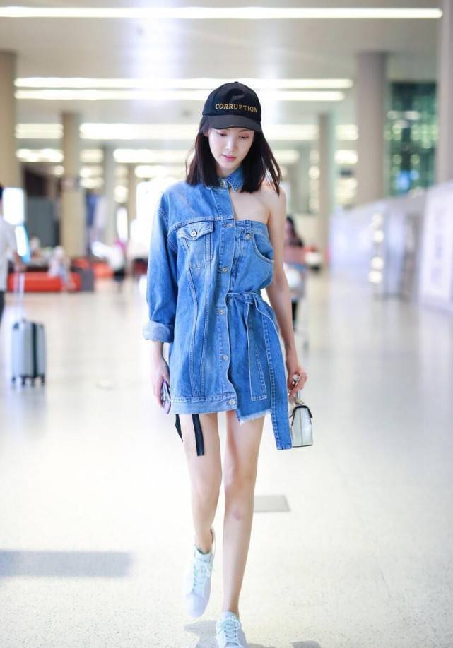 标准|金晨不愧是舞蹈专业的,“标准身材”穿牛仔装,真给气质加分