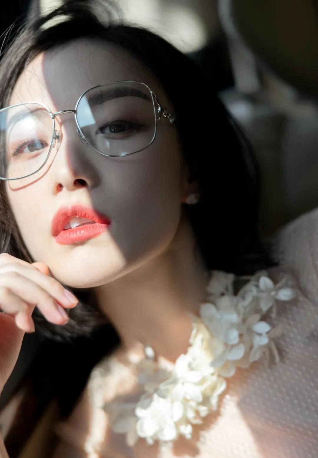 发型|被群嘲“脸方”的倪妮，怎么就逆袭成了高级脸？