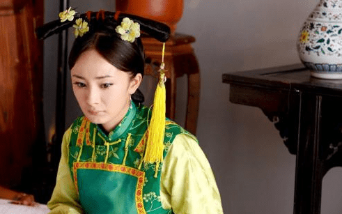 赵丽颖|古装绿衣美人：刘亦菲脱俗，赵丽颖灵动，热巴娇俏，她俩最经典！