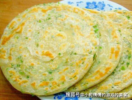 做法|烙饼的家常做法，外皮酥内香软层次还分明，步骤技巧详细告诉你
