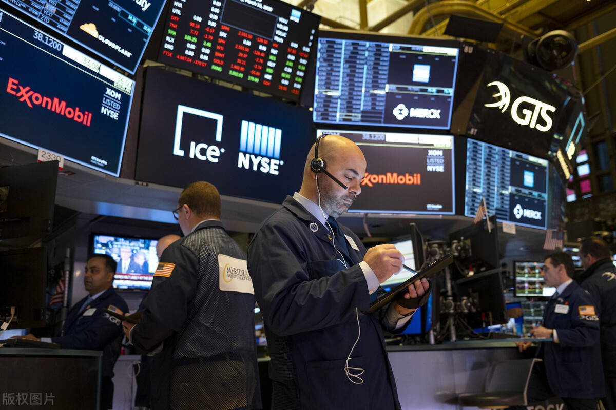 警报闪烁！VIX恐慌指标警告：美股将面临又一个艰难的8月_搜狐网