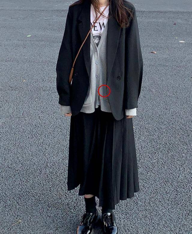 浅色|2020必不可少的“高级灰”配色！学三木母女这样穿，优雅又吸睛