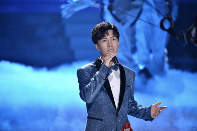 《星光大道》惊现黑马,繁星互娱厂牌音乐人张斯可拿下周冠军