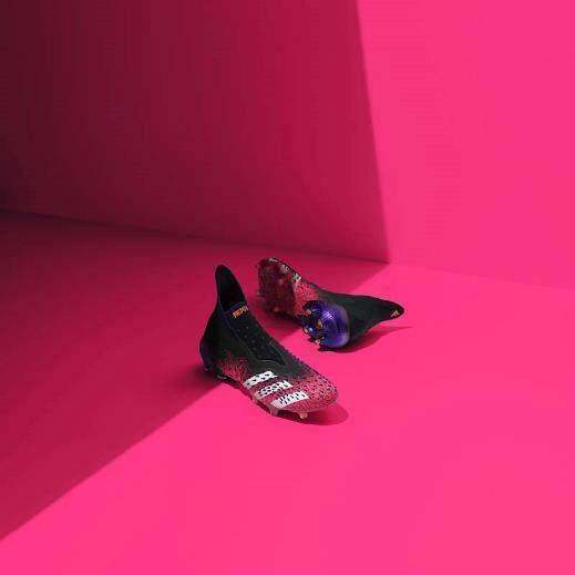 官网|adidas官网携SUPERSPECTRAL足球鞋套装丰富足球赛场色彩
