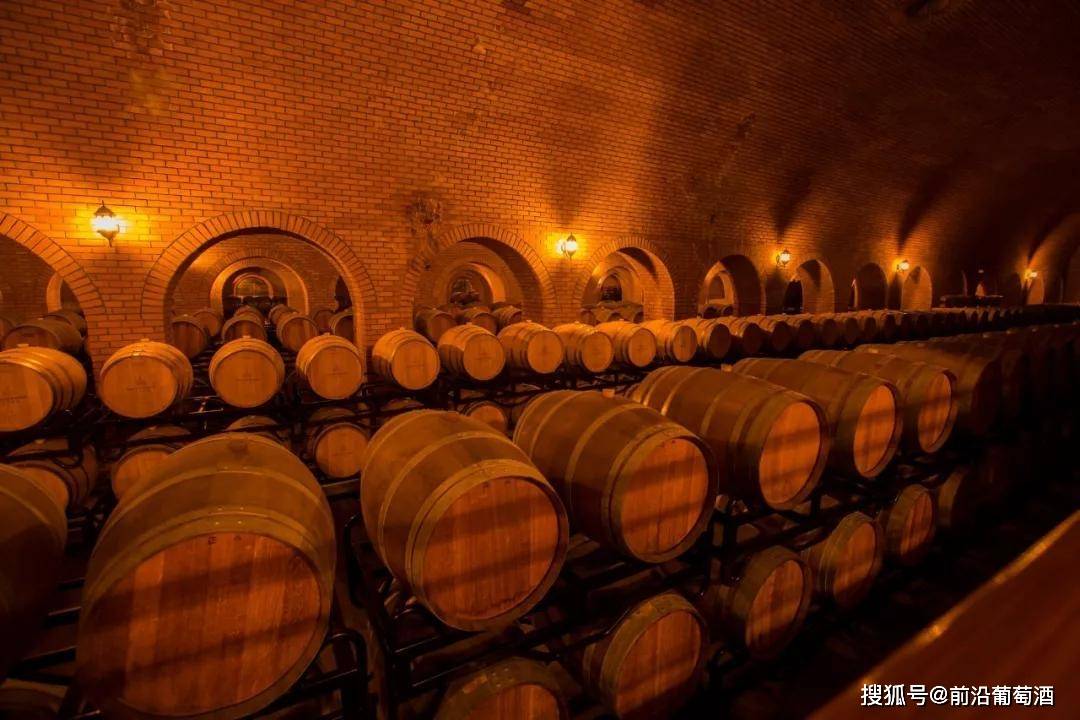 年份|葡萄酒存放越久越好喝?价值越高?隐藏在葡萄酒年份背后的陷阱!
