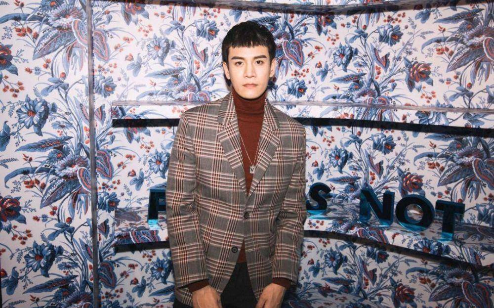 大陆|经超与娇妻小李琳现身机场，甜美又相爱