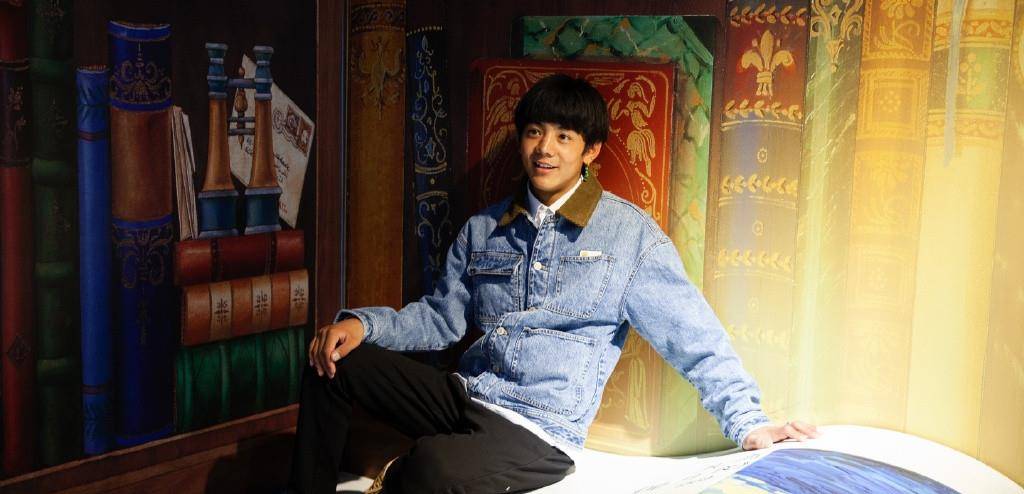 耳环|丁真进军联合国，首组世界大片穿西装戴耳环咧嘴笑，大白牙太治愈