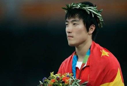 青年|刘翔回应网友“欠他一个道歉”：大家没必要向他道歉，人都会成长！