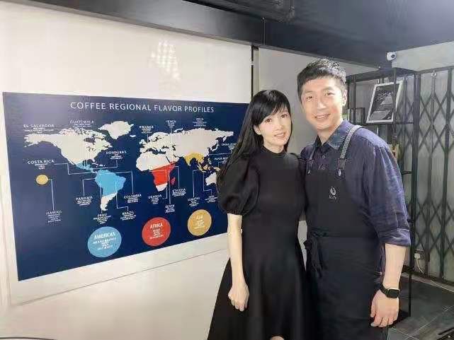 图片|周慧敏近照曝光，53岁皮肤仍光滑紧致，打扮精致成甜美少女