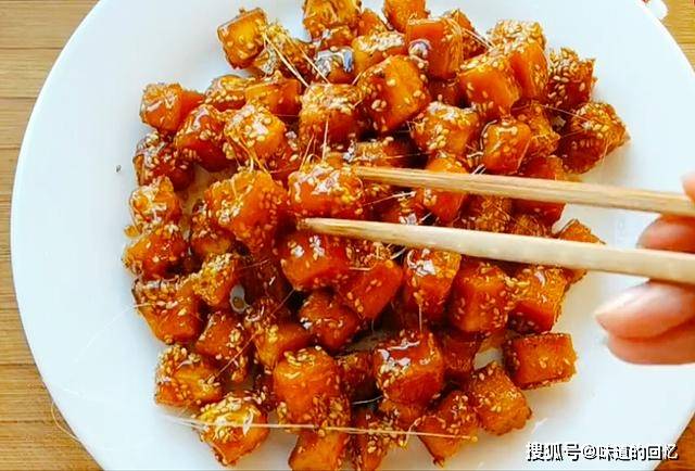 颜色|剩馒头怎样做才不浪费？大厨教你新吃法，不用一滴油，孩子抢着吃