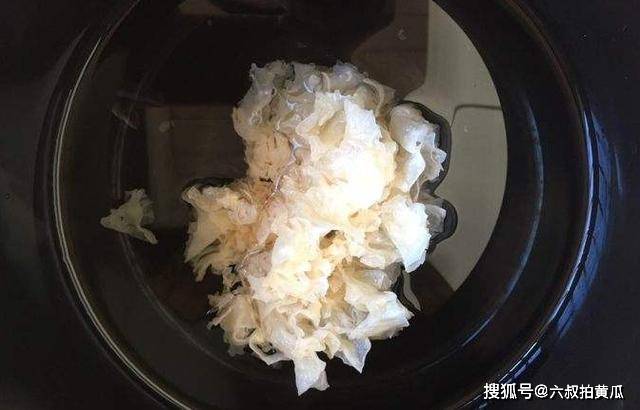 小雨|银耳和它是“绝配”，夏季3天吃一次，维C丰富，不怕晒黑