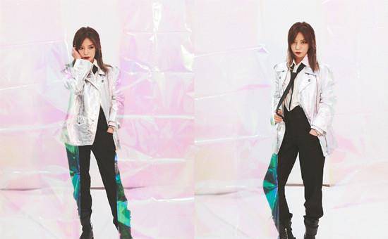 赵薇|45岁赵薇新造型胆真肥，穿夹克短裤配“情趣袜”，比主持人还抢镜