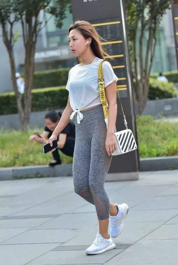 太阳帽|休闲风的装扮，气质又减龄的感觉，绽放出你满满的女人味