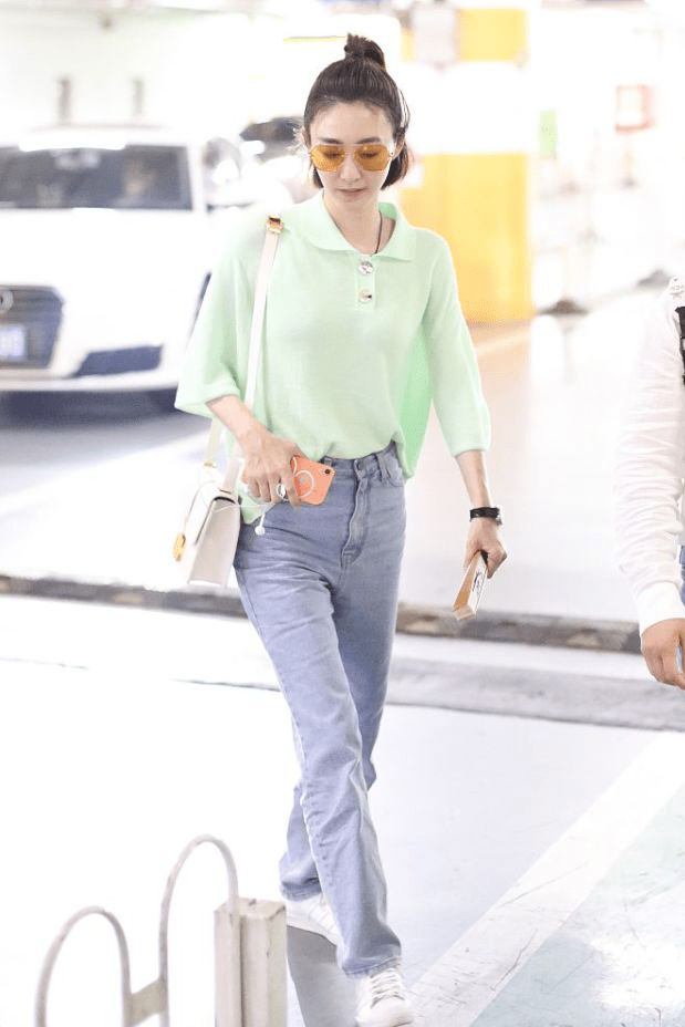 马尾|王丽坤真的好会搭,清爽颜色搭配清纯又减龄,高级又有辨识度