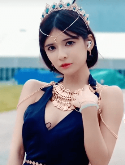 事情|狗头萝莉现身CJ现场，疑似“漏点”引发热议，本人称：虚假消息
