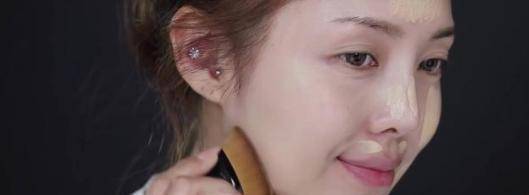 画眉|建议女人：不管多忙都要学会有效化妆，轻松2步，差别不止一点点