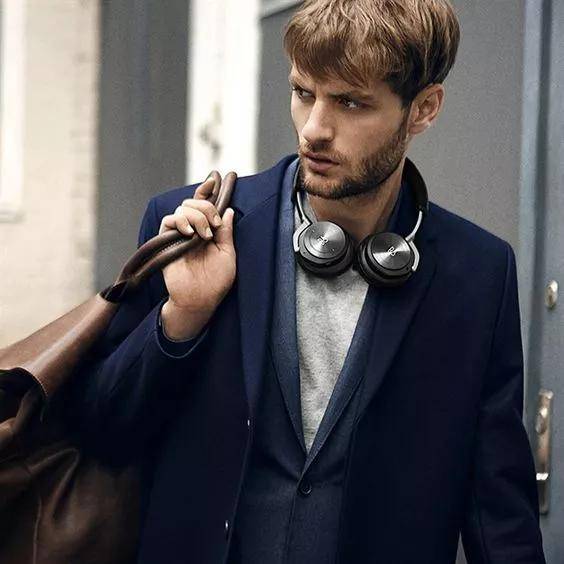 邮差|求求了,工作2年以上的职人别再用公文包装电脑了|基本款