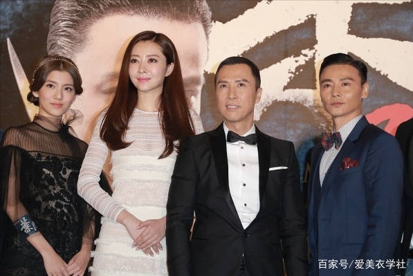 好身材|熊黛林为《叶问三》宣传，紧身白裙近乎“透视”，好身材尽收眼底