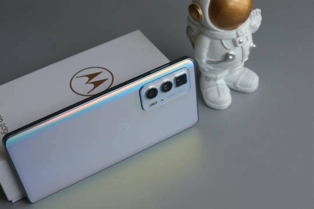 旗舰|摩托罗拉 edge s pro之王者归来：2399元起的全能旗舰，背后战力如何？
