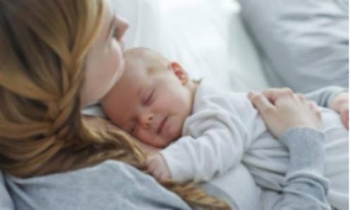 家长|淘气的萌娃太调皮了,惹姐姐生气,把辣妈弄得哭笑不得！