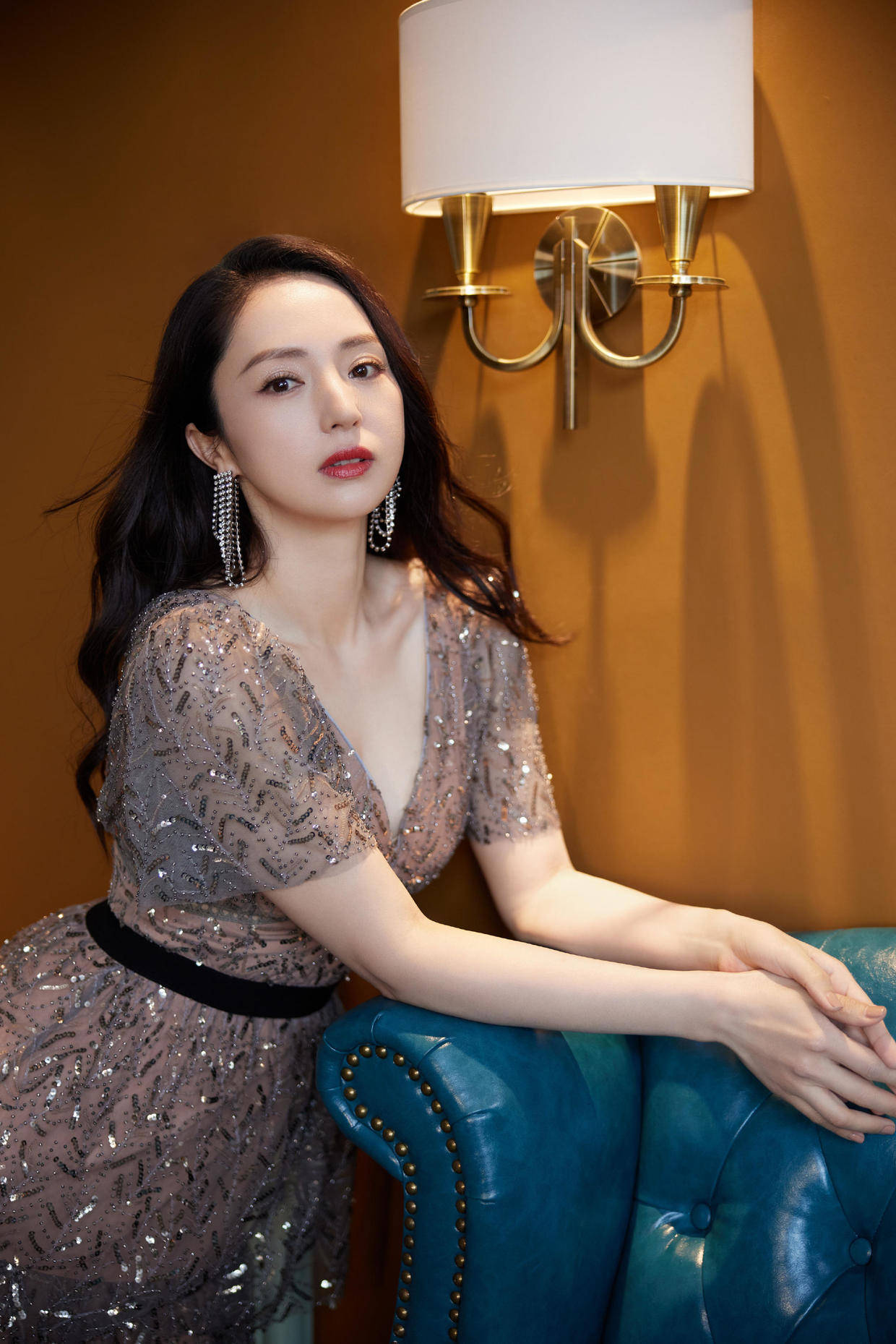 原创董璇厉害了穿一袭亮片收腰蛋糕裙高贵优雅意外减龄洋气