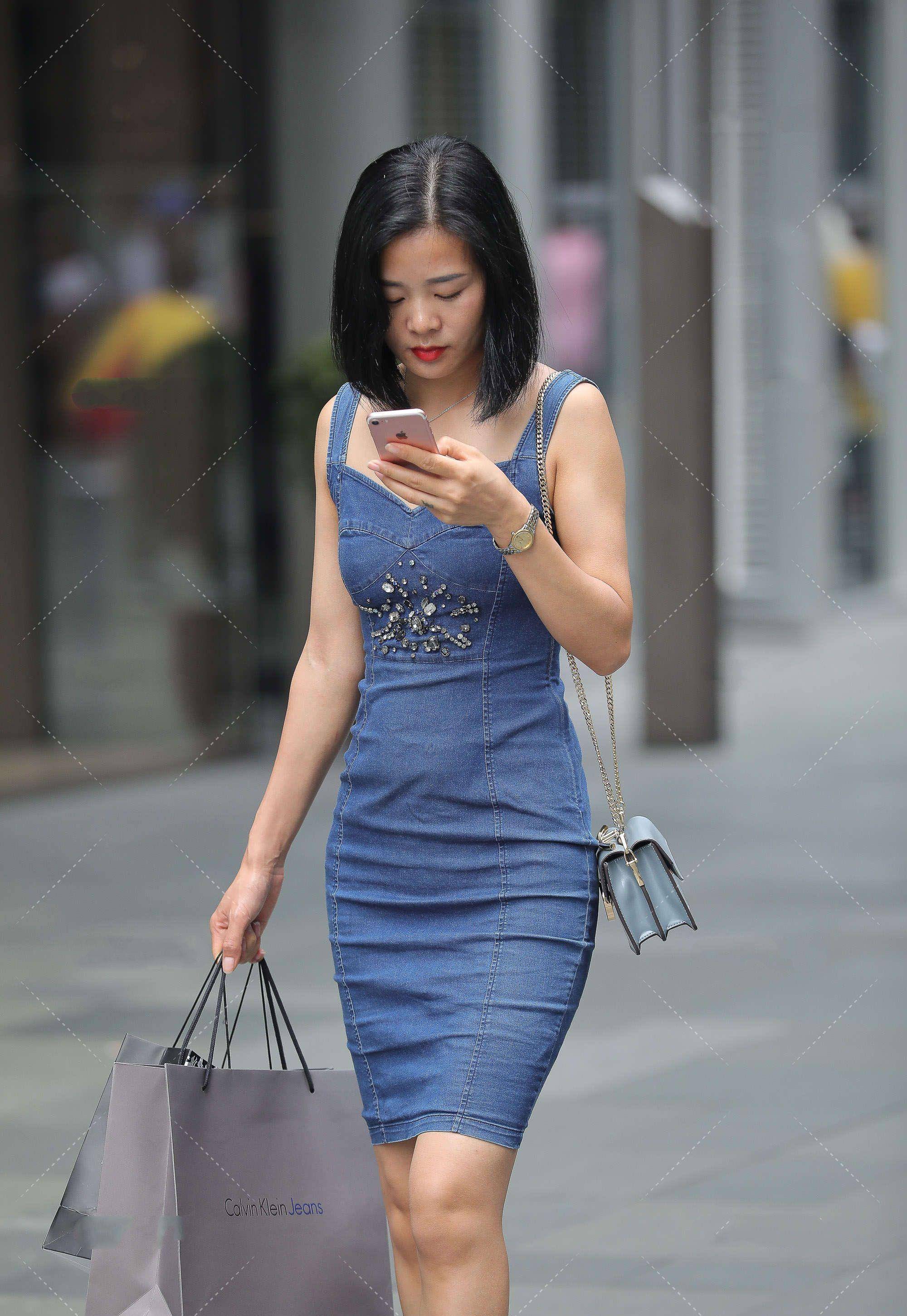 部位|设计感十足的修身牛仔裙，经典时尚，百搭又好看