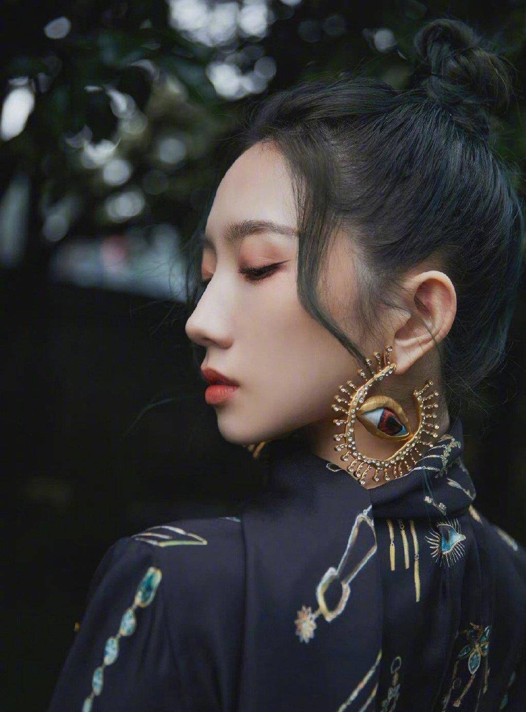 是属于|脸型不好看？试试大耳环吧，轻松修饰你的大脸盘子