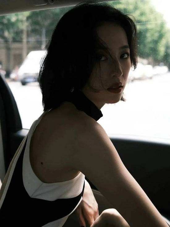 发型|迪丽热巴欧阳娜娜的短发 容易打理还显脸小